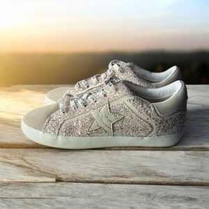 Vintage Havana Sparkly Beige Sneakers Lie new condition Size 8